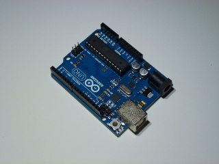 ArduinoUNO_R3_01.jpg